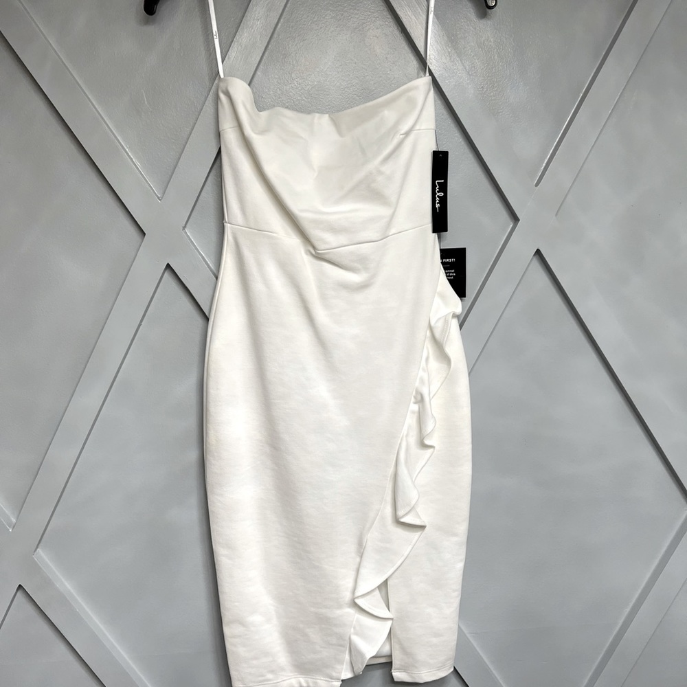 NWT white strapless dress from Lulus. Sz XS